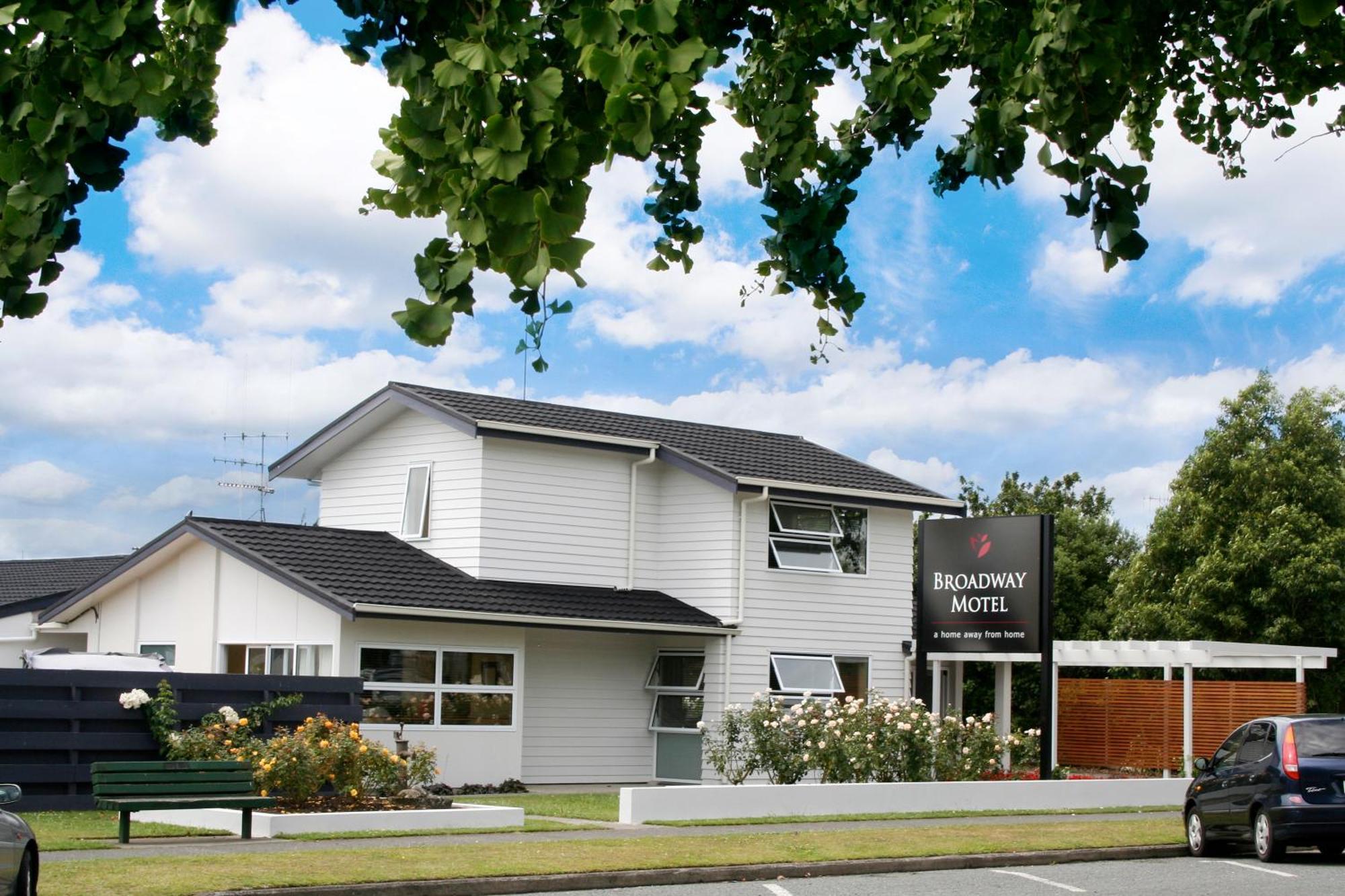 Broadway Motel & Miro Court Villas 마타마타 외부 사진