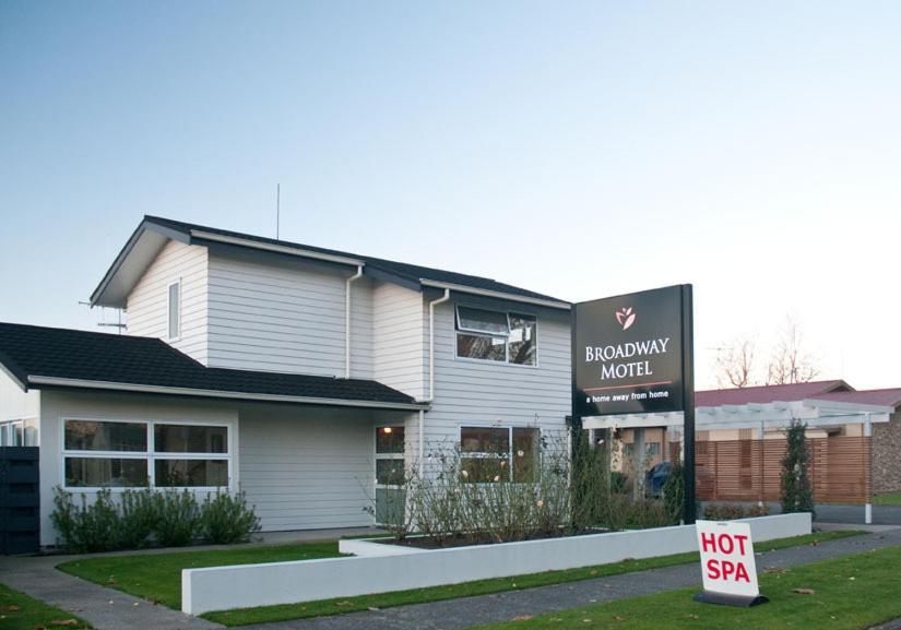 Broadway Motel & Miro Court Villas 마타마타 외부 사진